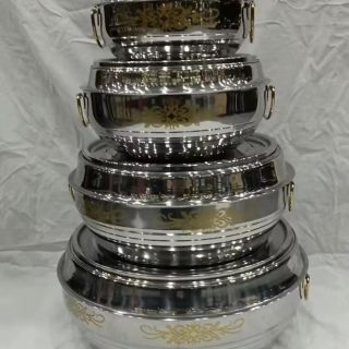 Ensemble 4 pcs lunch box ( isothermes) en inox avec une grande capacité ( 3l,6l,8l et 12l) pour garder les aliments de très bonne qualité et hyper solide